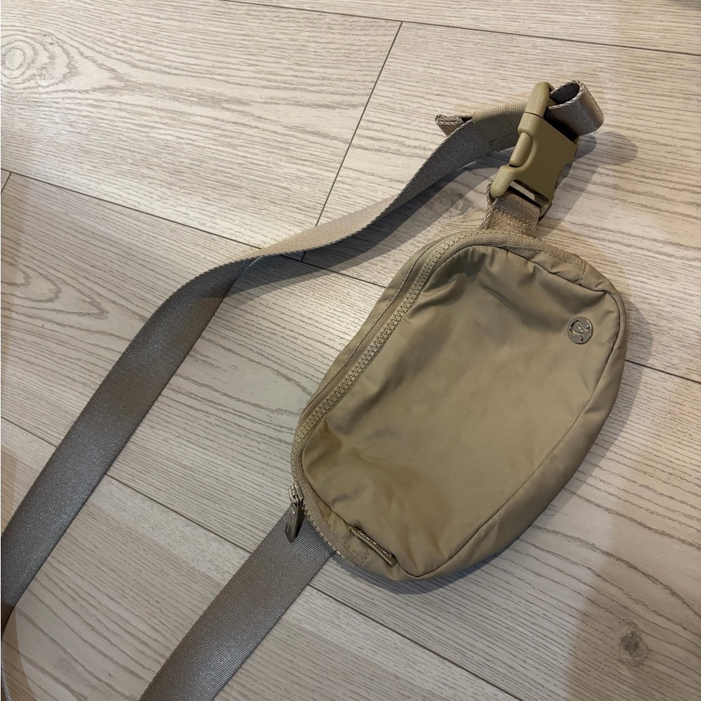 Lululemon Athletica Beige Belt Bag